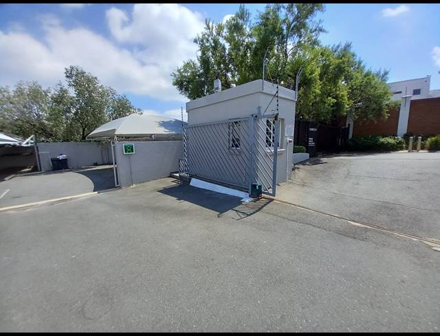 1,428M² OFFICE TO LET IN BRYANSTON